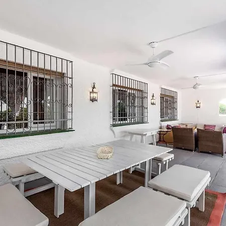 Villa Preciosa Moderna Cerca De Puerto Banus Marbella